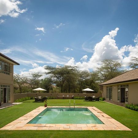 Отель The Safari House Usa River Экстерьер фото