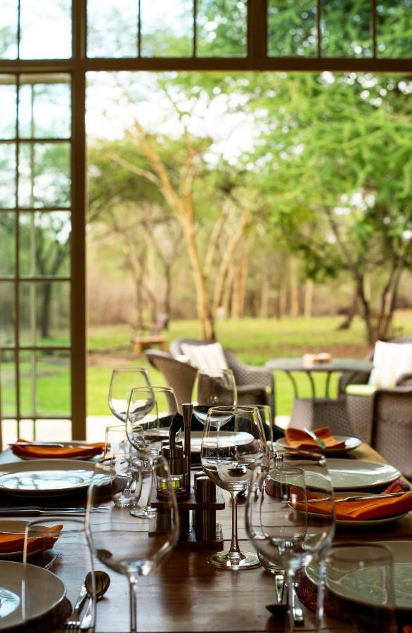 Отель The Safari House Usa River Экстерьер фото